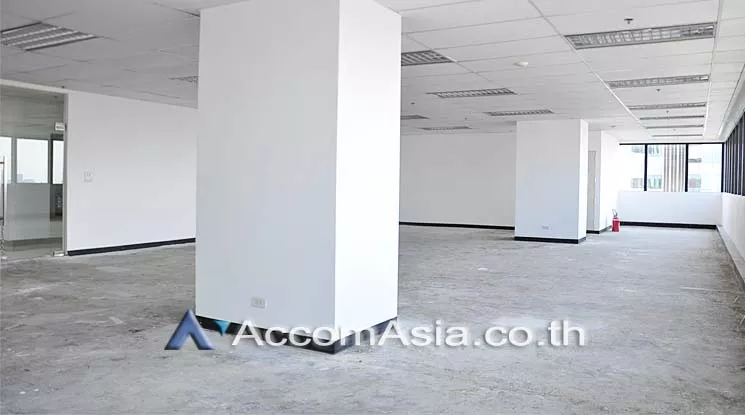  1  Office Space For Rent in Ratchadapisek ,Bangkok MRT Sutthisan at Muangthai Phatra Complex AA14818